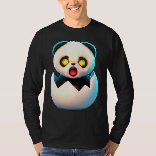 Panda hatches from egg t-shirt (Voorkant)