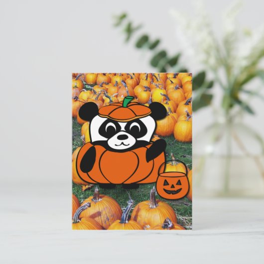 Panda in Devil Costume in Haunted Corn Maze Briefkaart (Staand voorkant)