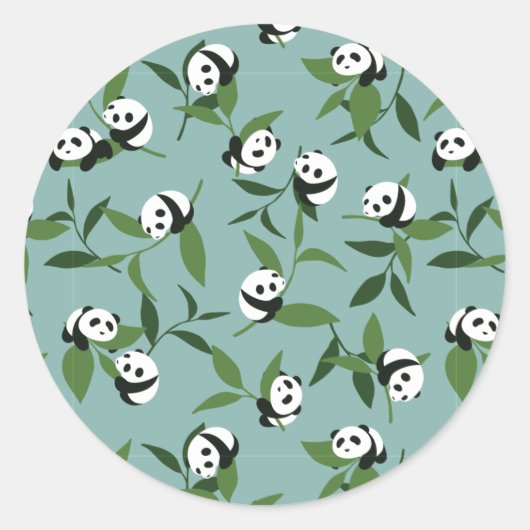 Panda in groene tuin afspelen ronde sticker (Voorkant)