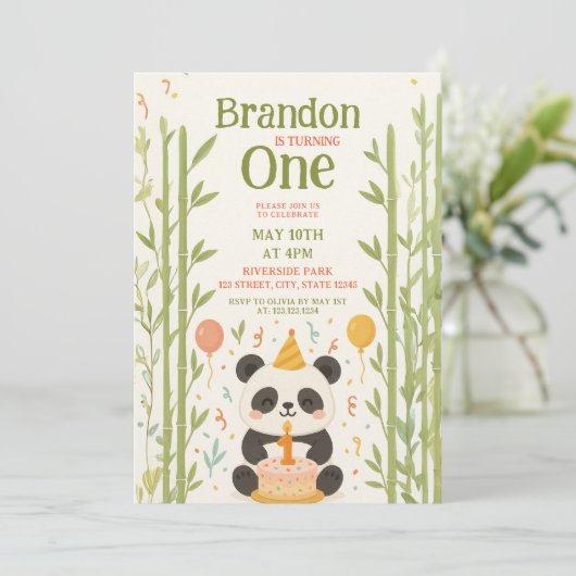 Panda met bamboe en taart 1e verjaardag kaart (Staand voorkant)