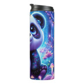 Panda met brede ogen in een magisch bos thermosbeker (Geroteerd rechts)