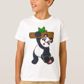 Panda met hout op sterktetraining t-shirt (Voorkant)