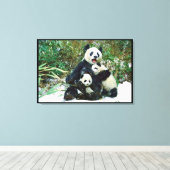 Panda met welpen Verpakt Canvas Afdruk (Insitu (Houten vloer))
