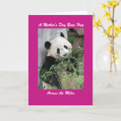 Panda Moederdag Beer Hug over de melkroze Kaart (Gele Bloem)