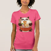 PANDA POWERED BY RAMEN | Vet Panda Eating Ramen T-shirt (Voorkant)
