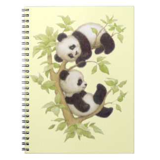 Panda speelt in een boom notitieboek