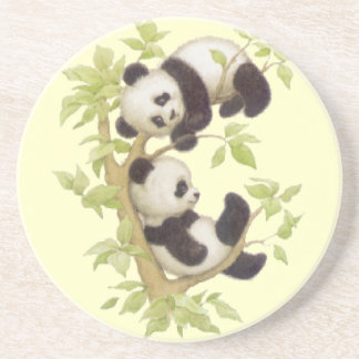 Panda speelt in een boom zandsteen onderzetter