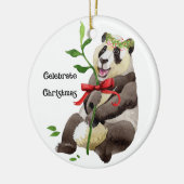 Panda Zitten met een Wreath op zijn hoofd en Bow C Keramisch Ornament (Links)