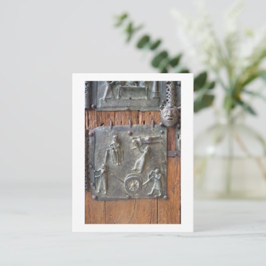 Panel van de linkerdeur, 12e eeuw (bronz) briefkaart (Staand voorkant)