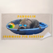 Pangolin Beach Towel Strandlaken (Voorkant)