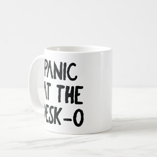 "Paniek aan de balie O" Mok 🖥️😱 (Voorkant links)