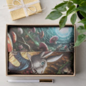 Paniekerig konijn dat in het konijnenhol valt tissuepapier (Geschenk)