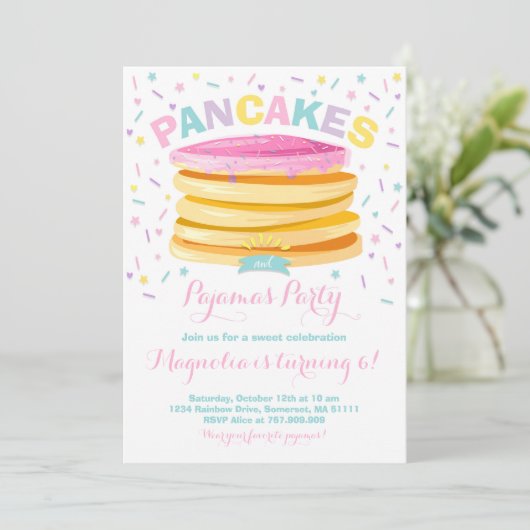 Pannenkoek en pyjama verjaardagsuitnodiging PJ's P Kaart (Staand voorkant)