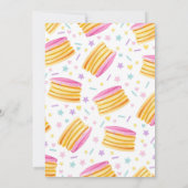 Pannenkoek en pyjama verjaardagsuitnodiging PJ's P Kaart (Achterkant)