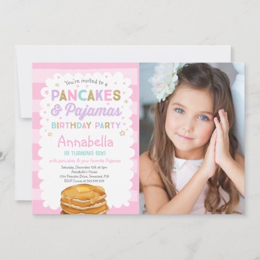 Pannenkoek en pyjama verjaardagsuitnodiging PJ's P Kaart (Voorkant)