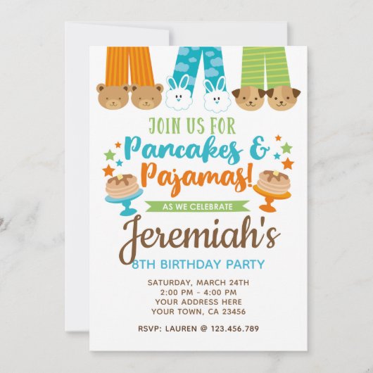 Pannenkoeken en pyjama jongen verjaardag uitnodigi kaart (Voorkant)