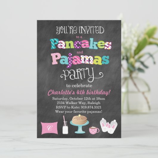 Pannenkoeken en pyjama's in de stijl van het karto kaart (Staand voorkant)