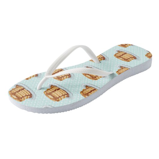 Pannenkoeken met Maple Syrup en Polkadot Pattern Teenslippers (Schuin)
