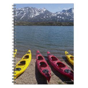 Panorama van kayaks op het Bernard-meer in Alaska  Notitieboek