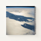 Panorama vanuit de ruimte markeert de straat van C Notitieboek (Achterkant)