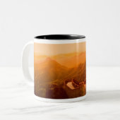 Panoramisch uitzicht van de Grote Muur, China Tweekleurige Koffiemok (Voorkant links)