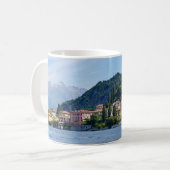 Panoramisch Uitzicht Varenna Lake Como Italië Koffiemok (Voorkant links)