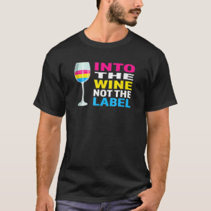 Panseksuele pride-vlagkleuren in de wijn, niet in  t-shirt