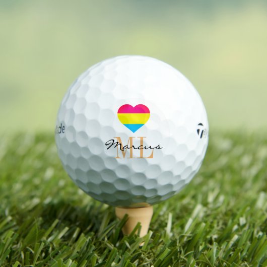Pansexual Flag Heart & Pride Golf monogrammed LGBT Golfballen (Insitu Shirt)