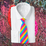 Pansexual Flag, Stripes & Pride community business Stropdas<br><div class="desc">Stropdas (bedrijf): Pansexual Flag & Pride community-symbool voor de panseksuele gemeenschap om de zichtbaarheid en erkenning ervan te vergroten en zich te onderscheiden van biseksualiteit. De kleuren cyaan,  magenta en geel staan voor hen die zich identificeren als mannen,  vrouwen en niet-binaire mensen.</div>