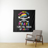 Pansexual Pirate Booty LGBTQ Pride Gift Wandkleed (In situ)