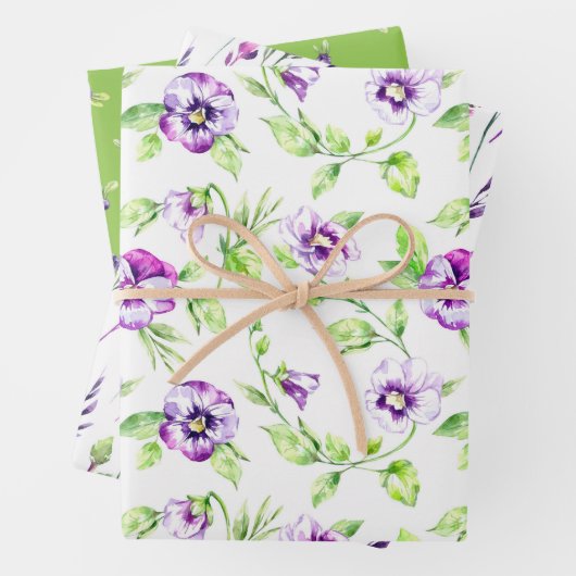 Pansies, bosbessen en tuinstengels geassorteerd inpakpapier vel (In situ)