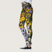 Pansies in de tuin. Natuurlijk afbeelding Leggings (Links)