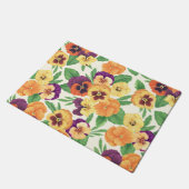 Pansies op off white deurmat (Schuin)