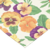 Pansies op off white tafelkleed (Gekanteld)