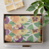 Pansies op off white tissuepapier (Geschenk)