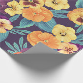Pansies op pruimenviolet cadeaupapier (Hoek)