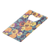 Pansies op pruimenviolet creditkaart flessenopener (Voorkant Gekanteld)