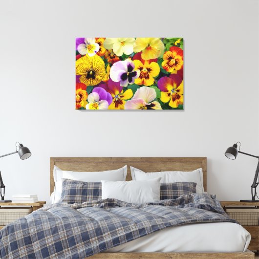 Pansy Flowers ~ Ingewikkeld Canvas Print (Insitu (Slaapkamer))
