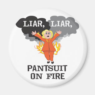 Pantsuit aan brand magneet