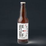 Pap Fuel Funny Vaderdag Birthday - gepersonaliseer Bier Etiket<br><div class="desc">Papa Fuel Funny Vaderdag Birthday Specialized Name Beer Bottle Labels kenmerkt "Dad Fuel" in modern zwart script met een brandstoffenindicator. Gepersonaliseerd met jouw naam door de tekst in het verstrekte tekstvakje uit te geven. Perfect geschenk voor Vaderdag,  Kerstmis,  verjaardag en nog veel meer. Creëer door ©Evco Studio www.zazzle.com/store/evcostudio</div>