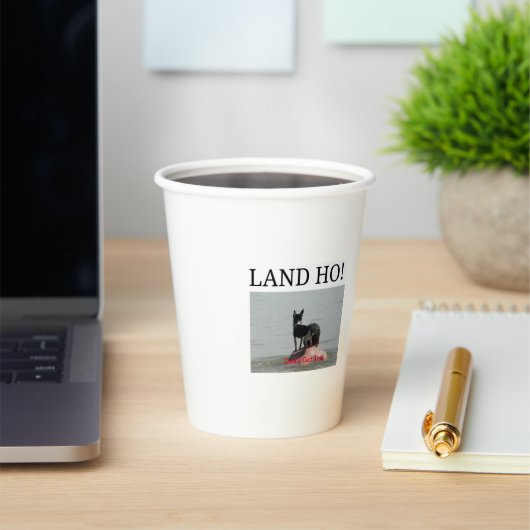 Pap heeft een papieren beker (Insitu)