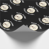 Pap Puns bekrak me op Funny Egg Pun Dark BG Cadeaupapier (Hoek)