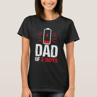 Pap van 2 jongens met lage batterijduur met twee z t-shirt