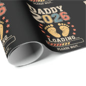 Papa 2026 Laadt Baby Aankondiging Verwacht Vader Cadeaupapier (Rol Hoek)