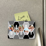 Papa 5 Foto 5 Letter Honeycomb Foto Collage Magneet<br><div class="desc">Honeycomb foto magnet, gepersonaliseerd met 5 van uw favoriete foto's en bedrukt met een 5 brievennaam, zoals DADDY. Het ontwerp kenmerkt een honingraatfotocollage in een monochroom kleurenpalet van zwart wit en grijs. Voor andere kleuren en verschillende lengtenamen, te doorbladeren gelieve mijn opslag in het collectie van de Collage van de...</div>