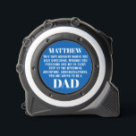 Papa-aanstaande zwangerschap onthullen aan echtgen rolmaat<br><div class="desc">Verras je aanstaande vader met een op maat gemaakte meetlint in het blauw, een unieke manier om de vreugde van de zwangerschap te onthullen! Gepersonaliseerd met zijn naam en tekst naar keuze, combineert deze speciale tool functionaliteit met sentimentaliteit. Personaliseer het voor een extra touch, waardoor dit een gekoesterde aandenken voor...</div>