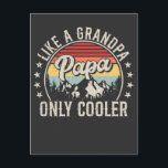 Papa als een opa, alleen cooler Retro Briefkaart<br><div class="desc">Papa als een opa,  alleen cooler vader zijn Retro Vintage Grappig Crew Graphic design Cadeau Standaard Postkaart Klassieke Collectie.</div>