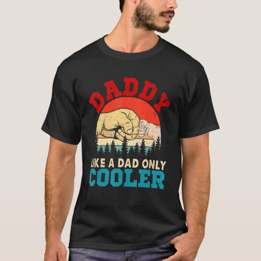 Papa als een vader die alleen koel koelt en moeder t-shirt (Voorkant)