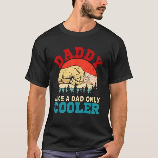 Papa als een vader die alleen koel koelt en moeder t-shirt (Voorkant)