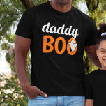Papa Boo Oranje Black Halloween Family Matching T-shirt<br><div class="desc">Moderne familie die het ontwerp van het Halloween-shirt aanpast,  heeft de tekst van "Dad Boo" in oranje en wit met een klein spookaccent. Geef er één aan voor elk bemanningslid.</div>